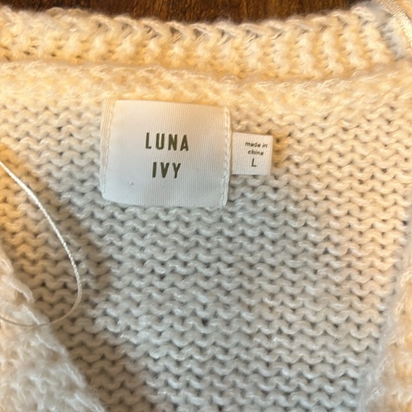 Luna and Ivy Heart Button-up Cardigan - Picture 3 of 4